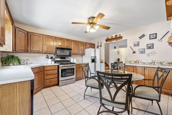 5056 Wick DR, Oak Lawn, IL 60453