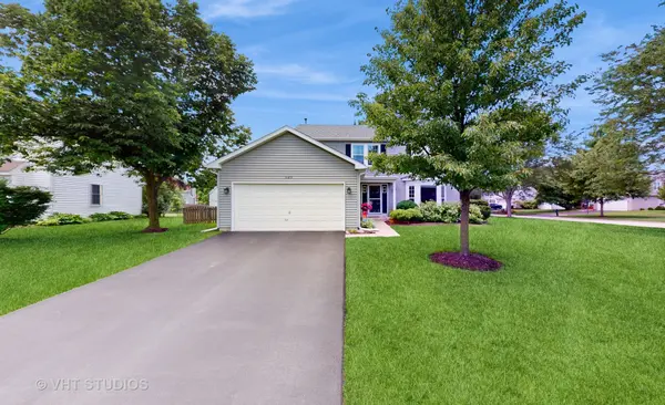 683 Paddock LN, Batavia, IL 60510