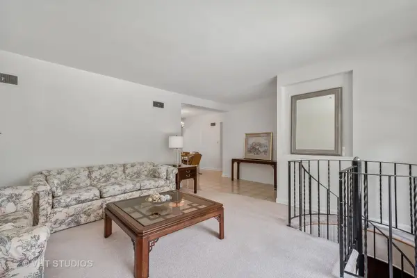6344 N Ionia AVE, Chicago, IL 60646