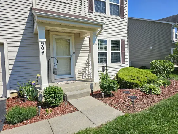 906 Timber Springs DR, Joliet, IL 60432