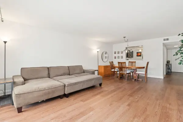 215 Marengo AVE #3B, Forest Park, IL 60130