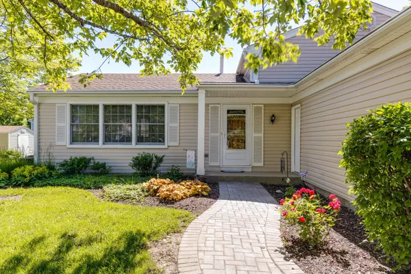 727 Whitehall CT, Schaumburg, IL 60194
