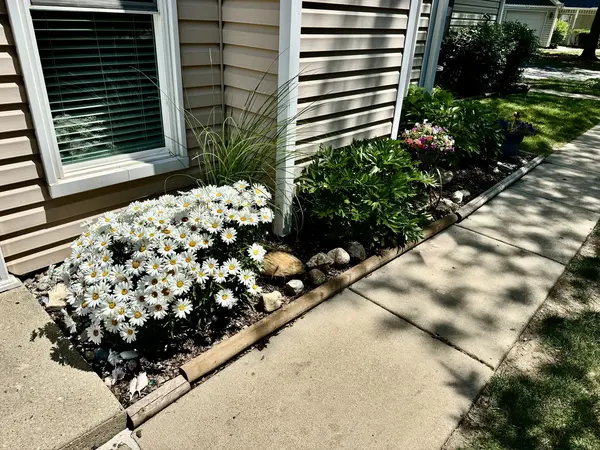 2460 Devonshire CT, Aurora, IL 60502