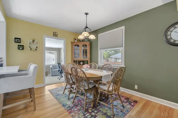 1353 Portsmouth AVE, Westchester, IL 60154