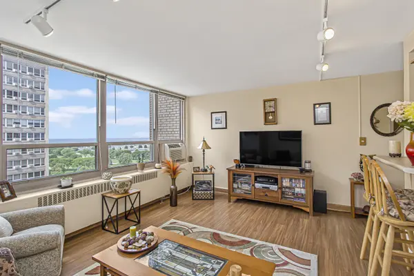 3950 N Lake Shore DR #1726, Chicago, IL 60613