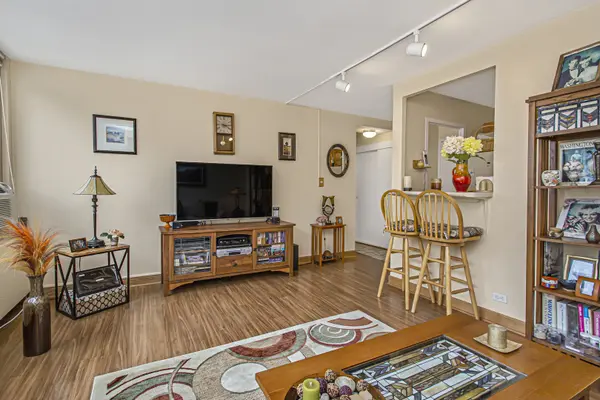 3950 N Lake Shore DR #1726, Chicago, IL 60613