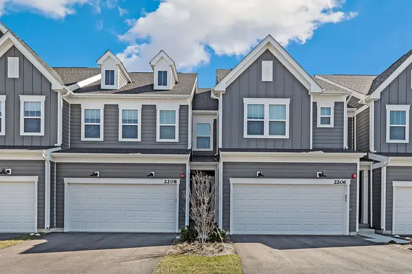 2208 Weatherbee LN, Naperville, IL 60563