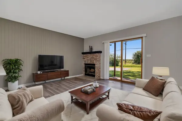 466 Nicole DR #1B, Bartlett, IL 60103