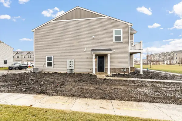 291 Kingsport DR, South Elgin, IL 60177