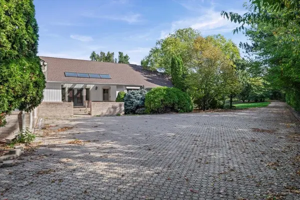 7510 E Tryon Grove RD, Richmond, IL 60071