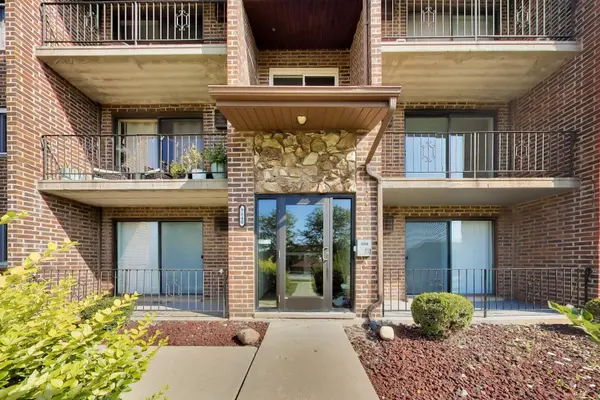 9840 W 153RD ST #1SE, Orland Park, IL 60462