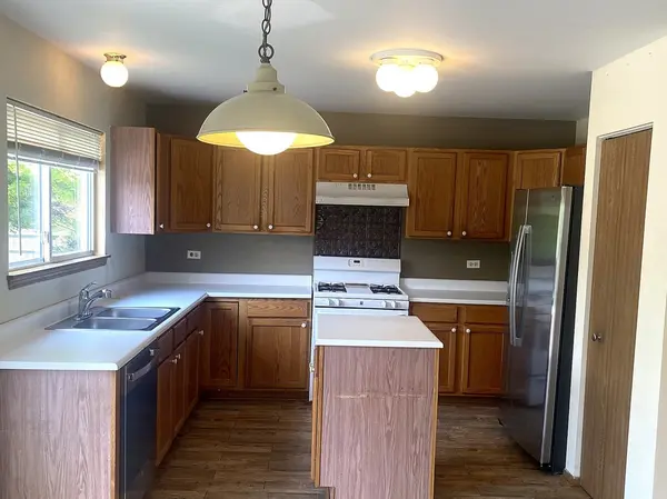 779 Wildflower CIR, Naperville, IL 60540
