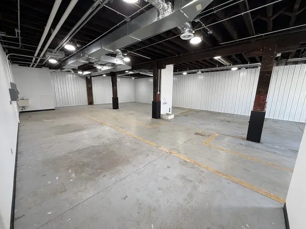 221 E 5th ST, Davenport, IA 52801