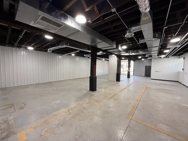 221 E 5th ST, Davenport, IA 52801