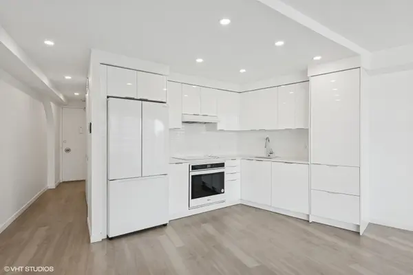 300 N State ST #3827, Chicago, IL 60654