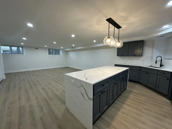 4338 N Clarendon AVE #GS, Chicago, IL 60613