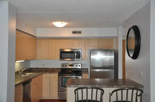 811 Chicago AVE #703, Evanston, IL 60202