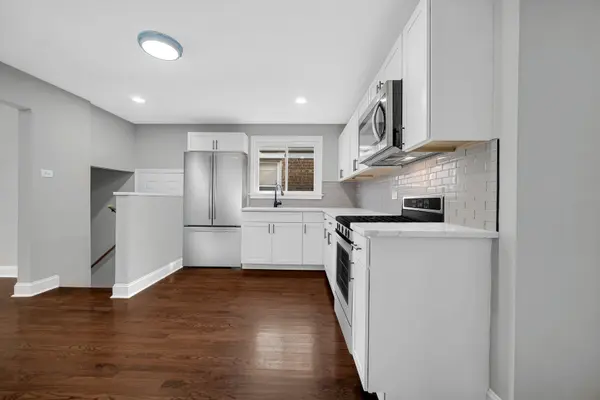7914 S Richmond ST, Chicago, IL 60652