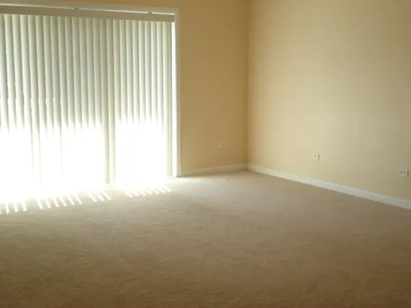 601 W RAND RD #108, Arlington Heights, IL 60004