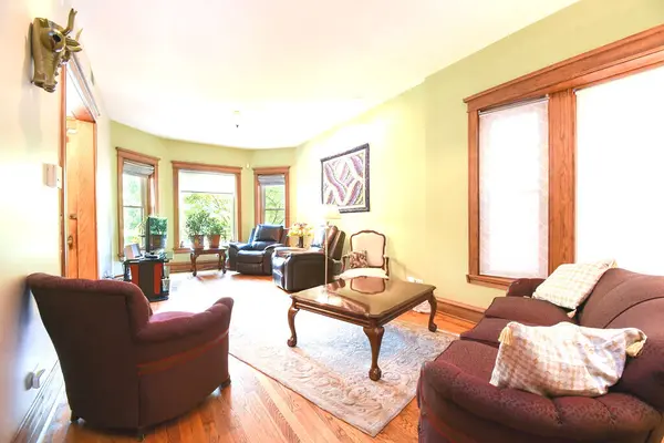 1346 N Kedzie AVE, Chicago, IL 60651