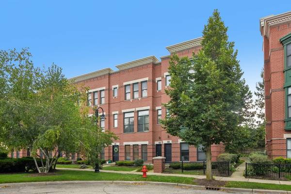 209 W Wood ST, Palatine, IL 60067