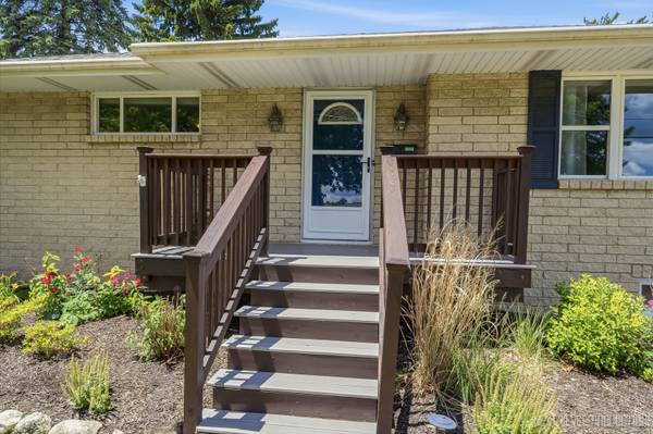 15 S 10th ST, St. Charles, IL 60174