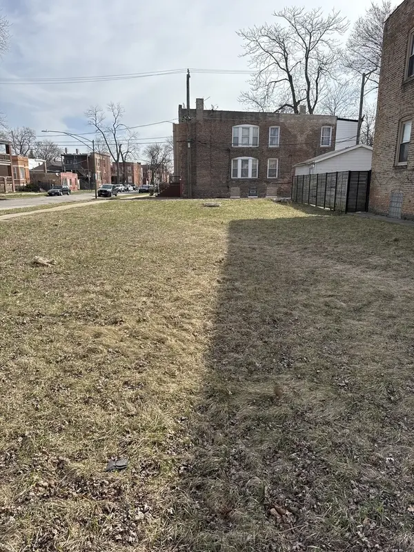 201 E 70th ST, Chicago, IL 60637