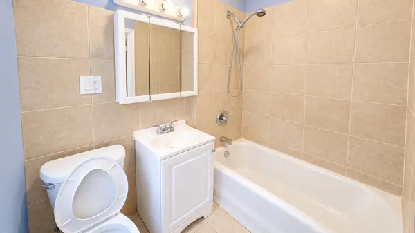 4646 W Addison ST #3W, Chicago, IL 60641