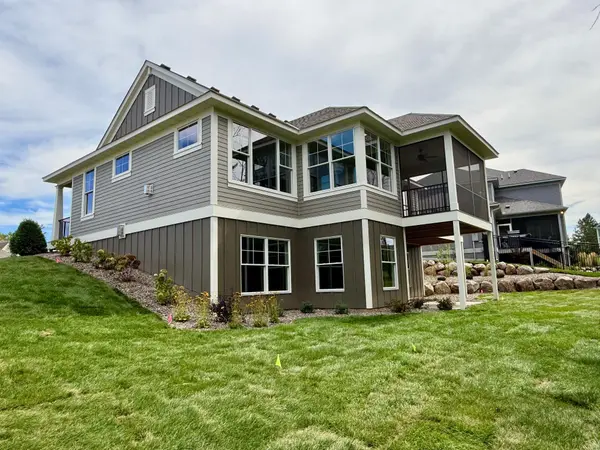 4636 Fable RD N, Hugo, MN 55038