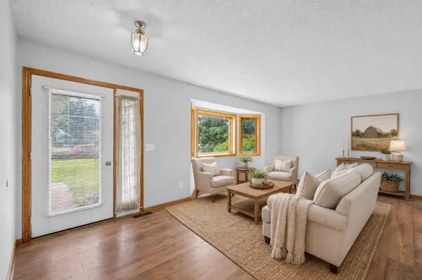 11264 Garnet CT, Hanover, MN 55341