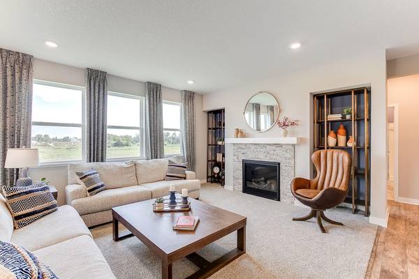 1717 Oak Creek PASS, Chaska, MN 55318
