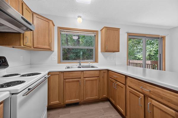 6463 Delilah AVE, Inver Grove Heights, MN 55076
