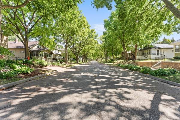 1717 Juliet AVE, Saint Paul, MN 55105