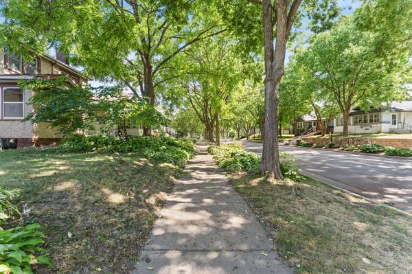 1717 Juliet AVE, Saint Paul, MN 55105