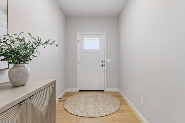 7158 Agate TRL, Inver Grove Heights, MN 55077