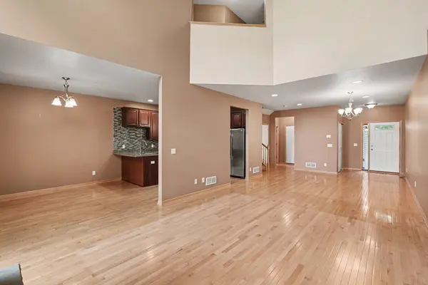 15493 June Grass LN, Eden Prairie, MN 55347