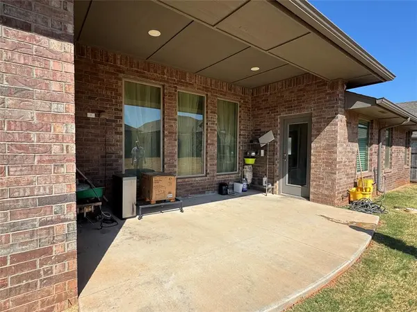 3500 Grady LN, Moore, OK 73160