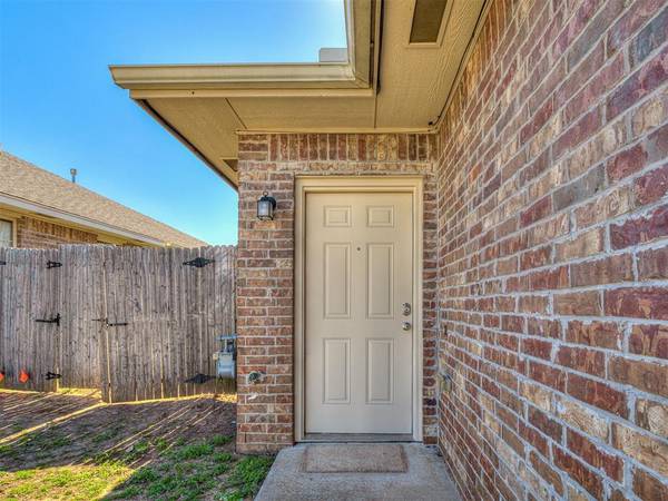 114 Ashley DR, Edmond, OK 73003