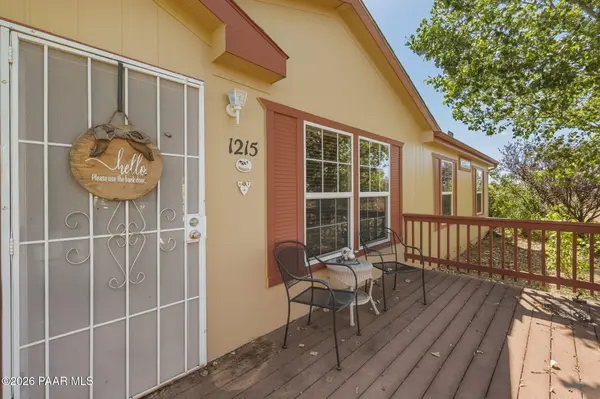 1215 W Brand Iron RD, Paulden, AZ 86334