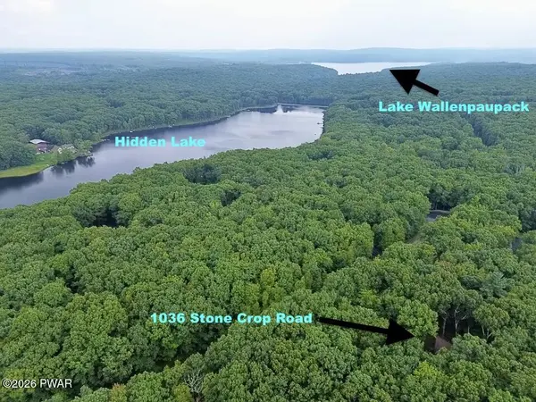 1036 Stone Crop RD, Hawley, PA 18428