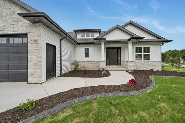 3196 ECLIPSE DR, Belleville, WI 54311