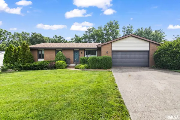 22 Meander Pike ST, Chatham, IL 62629