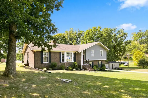 1214 Rainbow Cir, Westmoreland, TN 37186