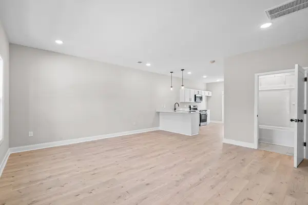 160 Fairview Ln #B2, Clarksville, TN 37040