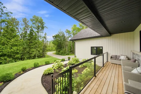 41 Meadows AVE, Tay, ON L0K 2C0
