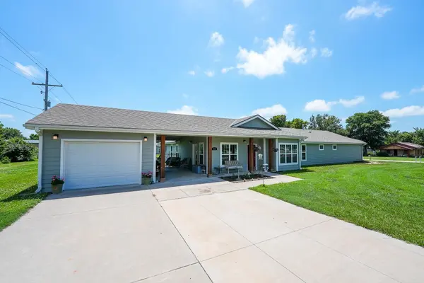 1108 N Main, Eureka, KS 67045