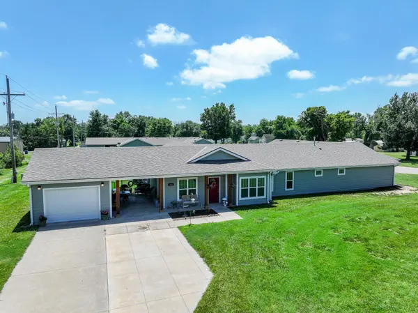 1122 N Main, Eureka, KS 67045