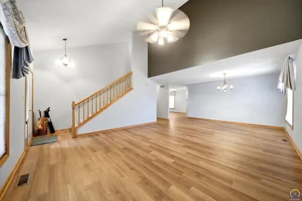4324 SW Stone AVE, Topeka, KS 66610