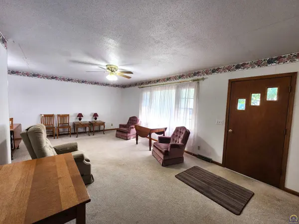 811 Homewood St, Emporia, KS 66801
