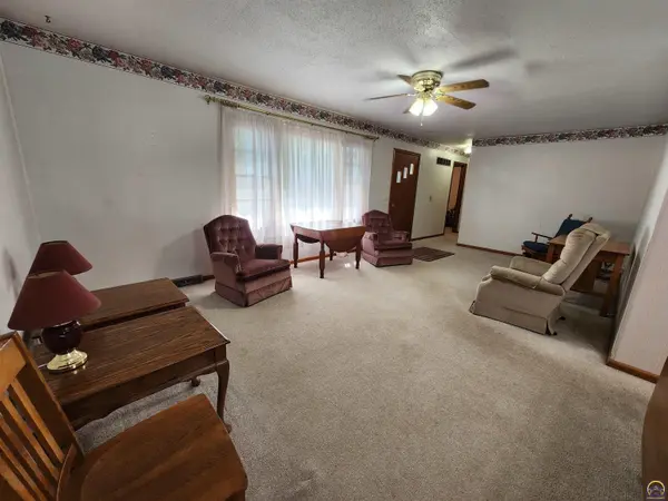 811 Homewood St, Emporia, KS 66801
